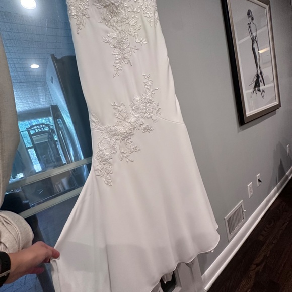 Dante Modern Wedding Gown - Picture 9 of 13